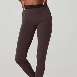 Alo Yoga Airbrush Suit Up Leggings – Raisinette – XS